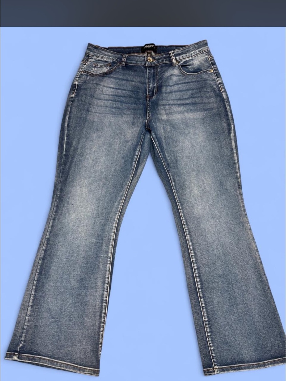 Sandpiper  Women's Mid-Wash Blue Bootcut Jeans 16w 32 x 28